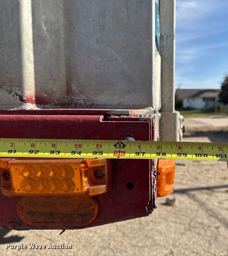 image for item EM2480 2002 Transcraft Corp TL80K flatbed trailer