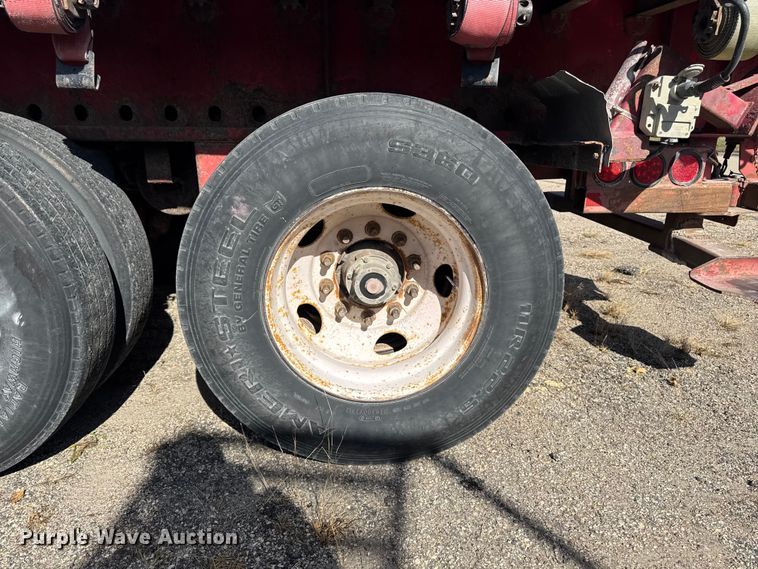 image for item EM2480 2002 Transcraft Corp TL80K flatbed trailer