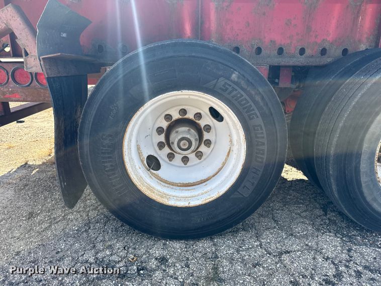 image for item EM2480 2002 Transcraft Corp TL80K flatbed trailer