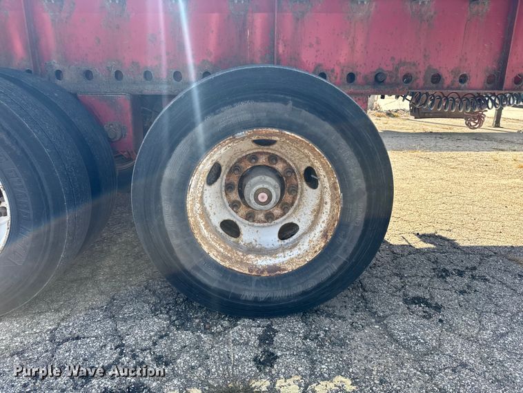 image for item EM2480 2002 Transcraft Corp TL80K flatbed trailer