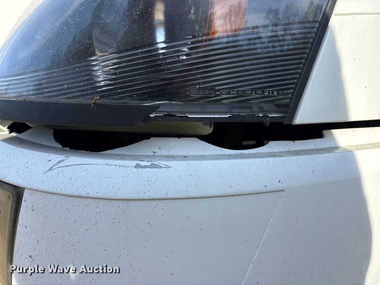 image for item EM6132 2015 Volvo VNL semi truck