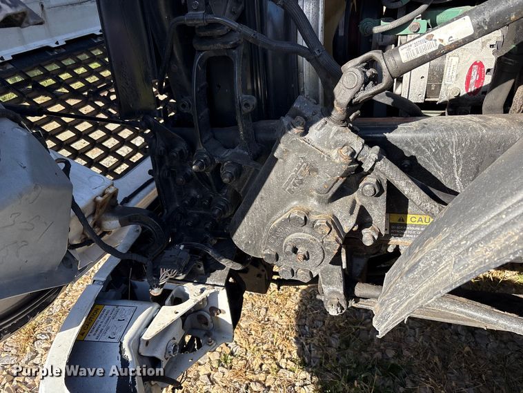 image for item EM6132 2015 Volvo VNL semi truck