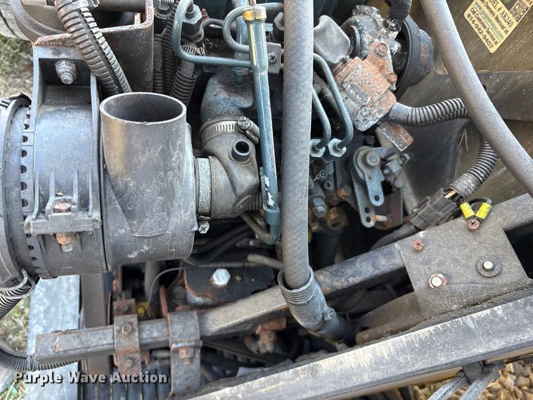 image for item EM6132 2015 Volvo VNL semi truck