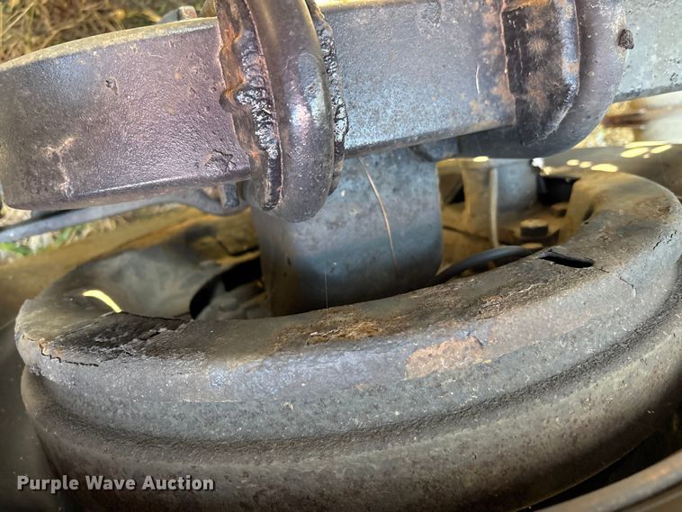 image for item EM6132 2015 Volvo VNL semi truck