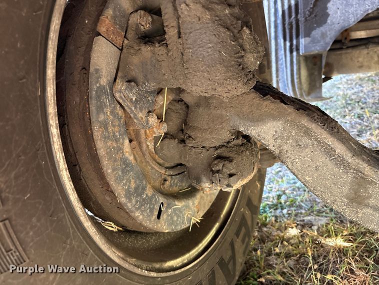 image for item EM6132 2015 Volvo VNL semi truck