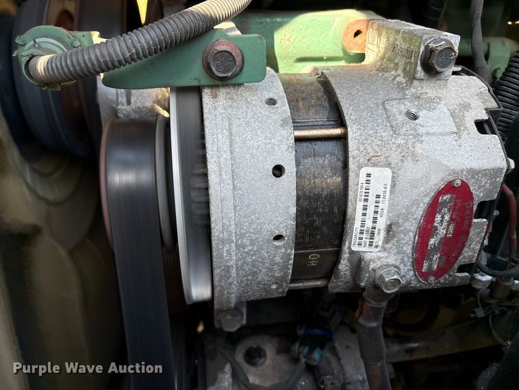 image for item EM6132 2015 Volvo VNL semi truck