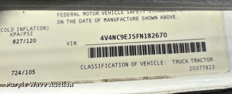 image for item EM6132 2015 Volvo VNL semi truck