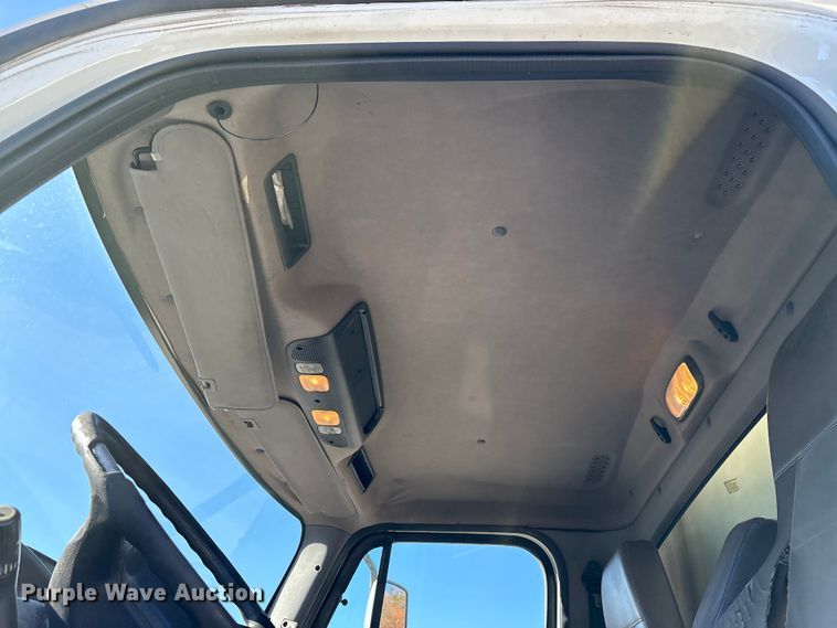 image for item EM6137 2018 Freightliner Business Class M2 refrigerated truck