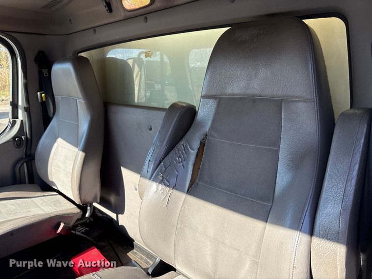 image for item EM6137 2018 Freightliner Business Class M2 refrigerated truck