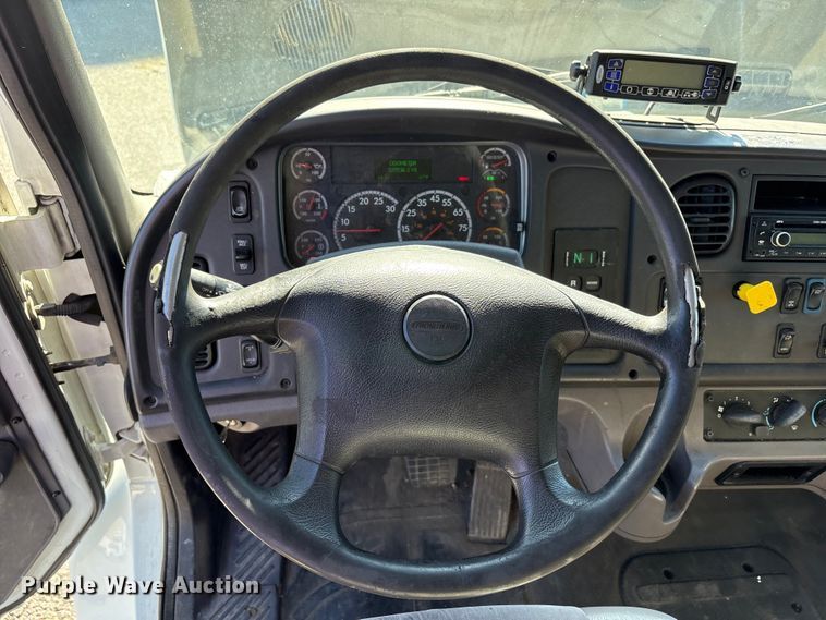 image for item EM6137 2018 Freightliner Business Class M2 refrigerated truck