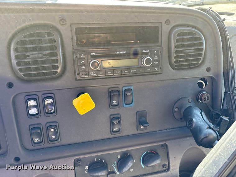 image for item EM6137 2018 Freightliner Business Class M2 refrigerated truck