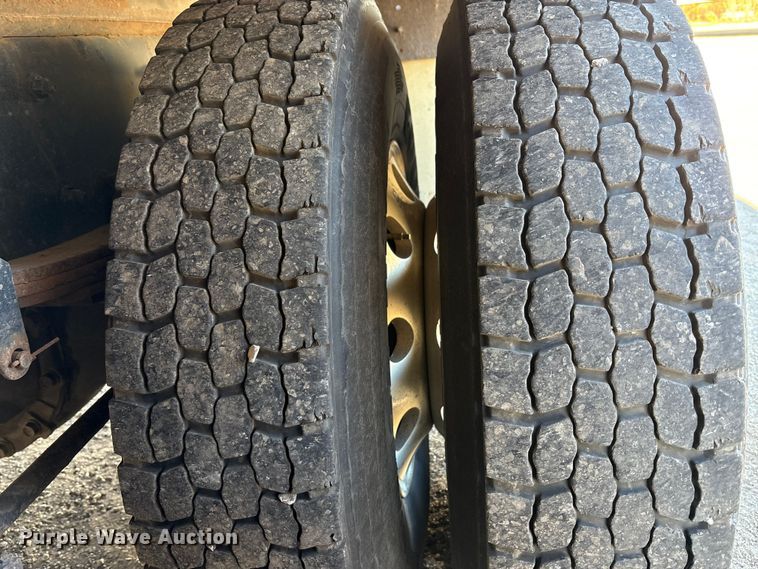 image for item EM6137 2018 Freightliner Business Class M2 refrigerated truck