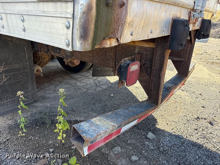 image for item EM6138 1998 Freightliner FL80 refrigerated truck