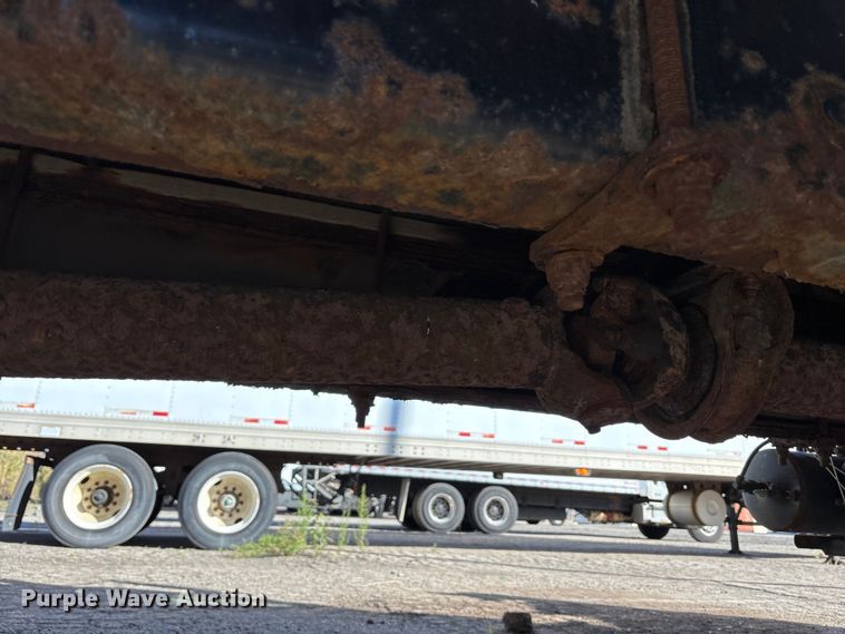 image for item EM6138 1998 Freightliner FL80 refrigerated truck