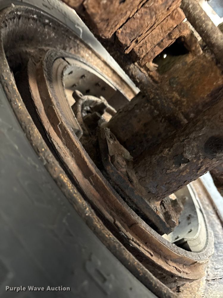 image for item EM6138 1998 Freightliner FL80 refrigerated truck