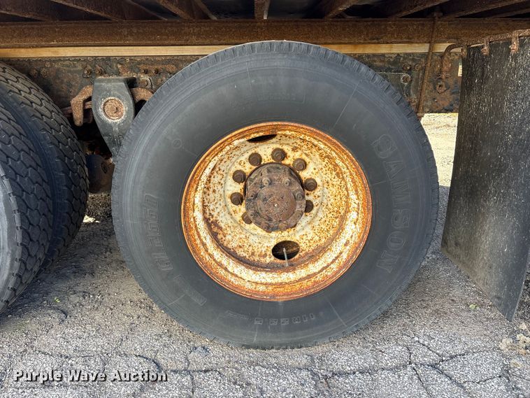 image for item EM6138 1998 Freightliner FL80 refrigerated truck