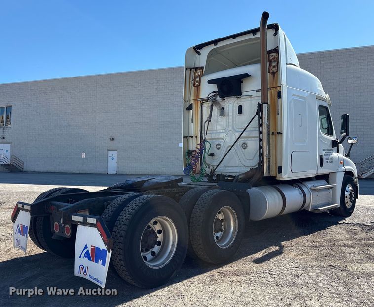 CAMIóN CAMAROTE 2018 FREIGHTLINER