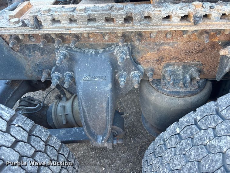 image for item EM6139 2018 Freightliner Cascadia 125 semi truck