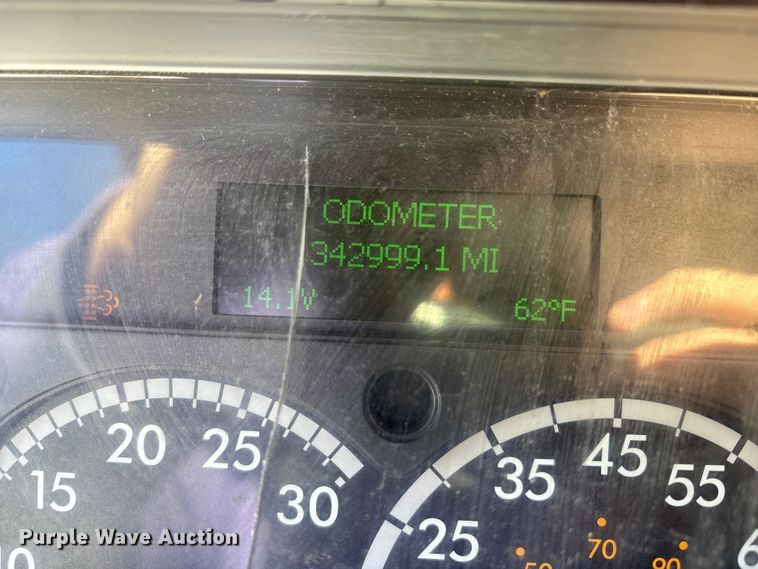 image for item EM6139 2018 Freightliner Cascadia 125 semi truck