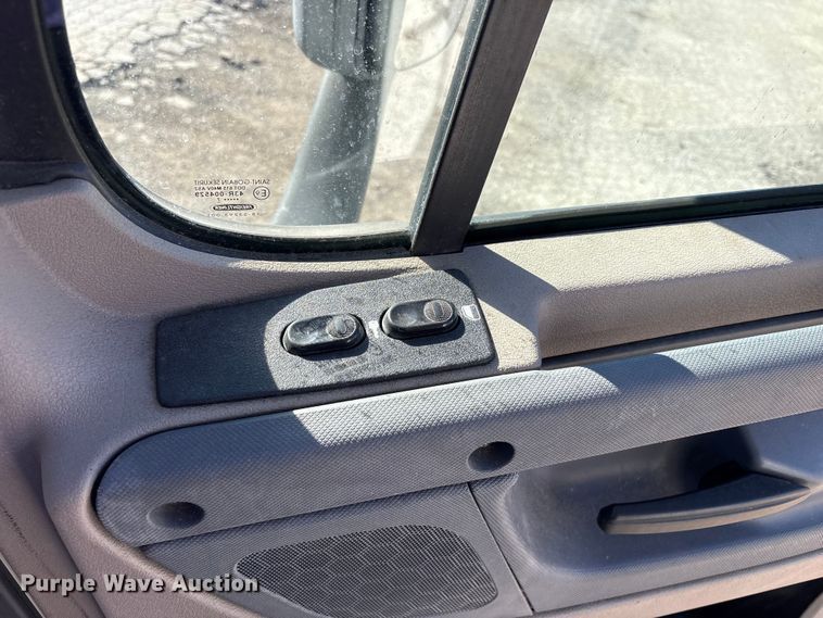 image for item EM6139 2018 Freightliner Cascadia 125 semi truck