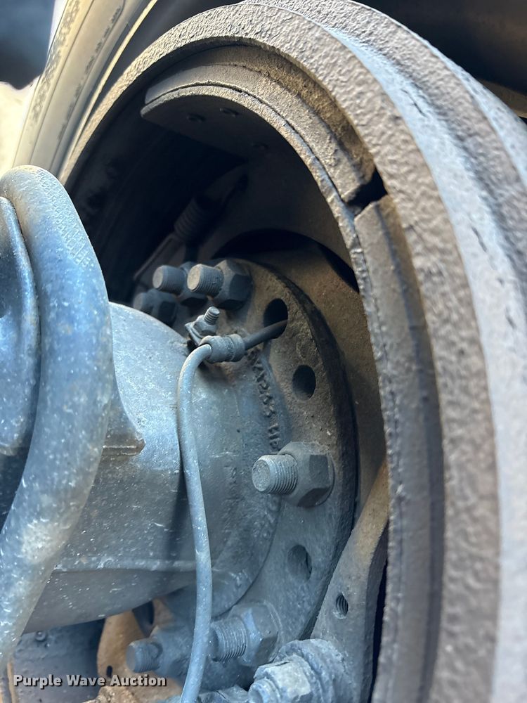 image for item EM6139 2018 Freightliner Cascadia 125 semi truck