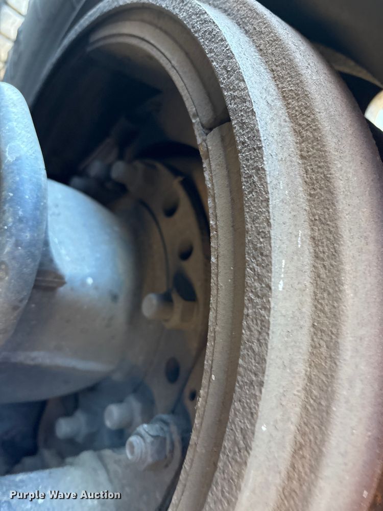 image for item EM6139 2018 Freightliner Cascadia 125 semi truck