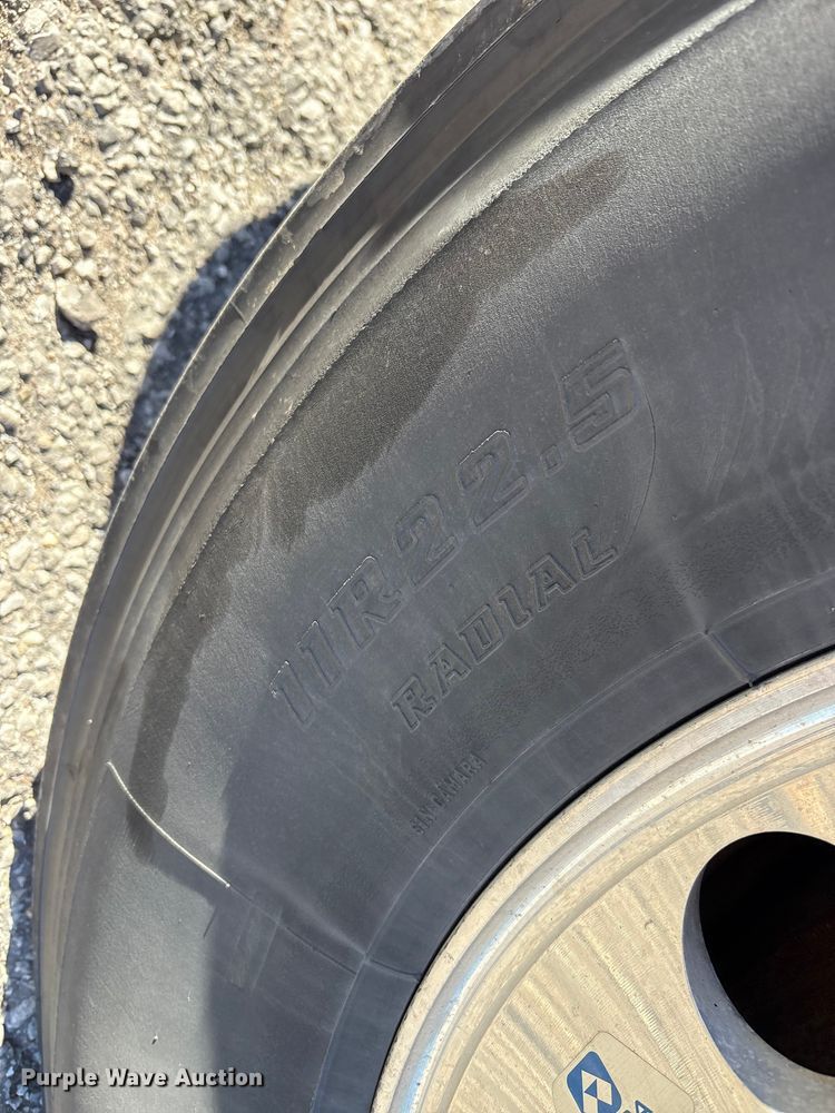 image for item EM6139 2018 Freightliner Cascadia 125 semi truck