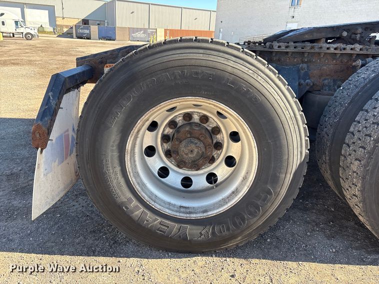 image for item EM6139 2018 Freightliner Cascadia 125 semi truck