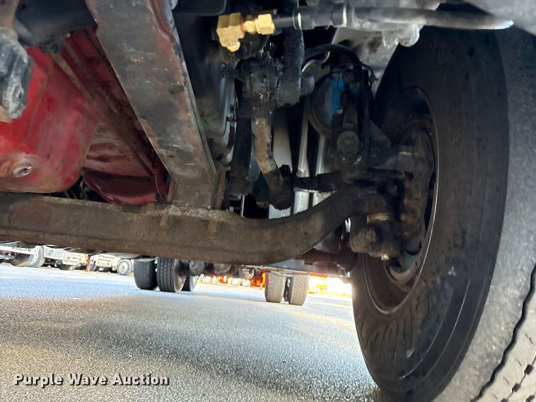 image for item EM6141 2018 Freightliner Cascadia 125 semi truck