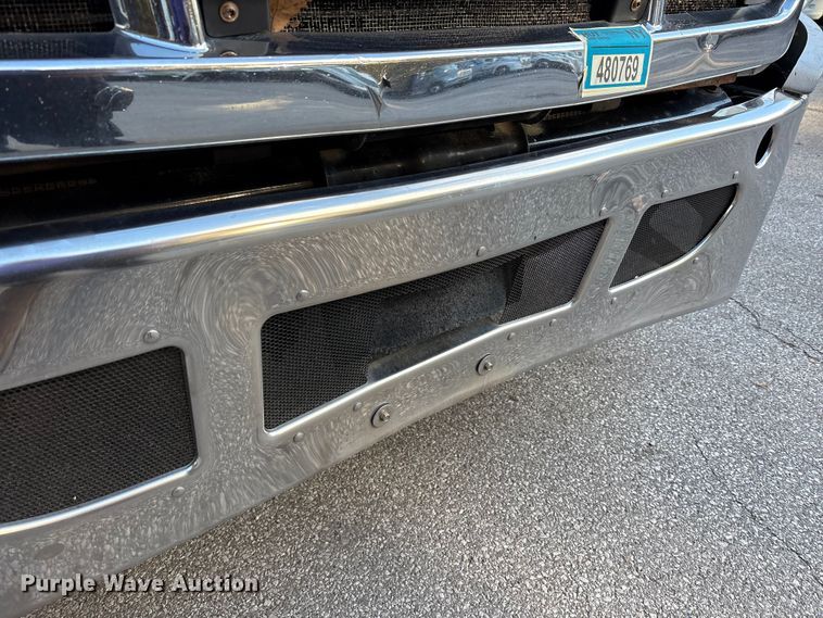 image for item EM6141 2018 Freightliner Cascadia 125 semi truck