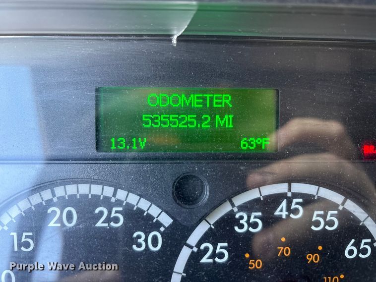 image for item EM6141 2018 Freightliner Cascadia 125 semi truck