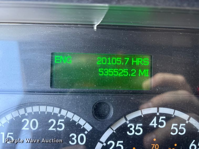 image for item EM6141 2018 Freightliner Cascadia 125 semi truck