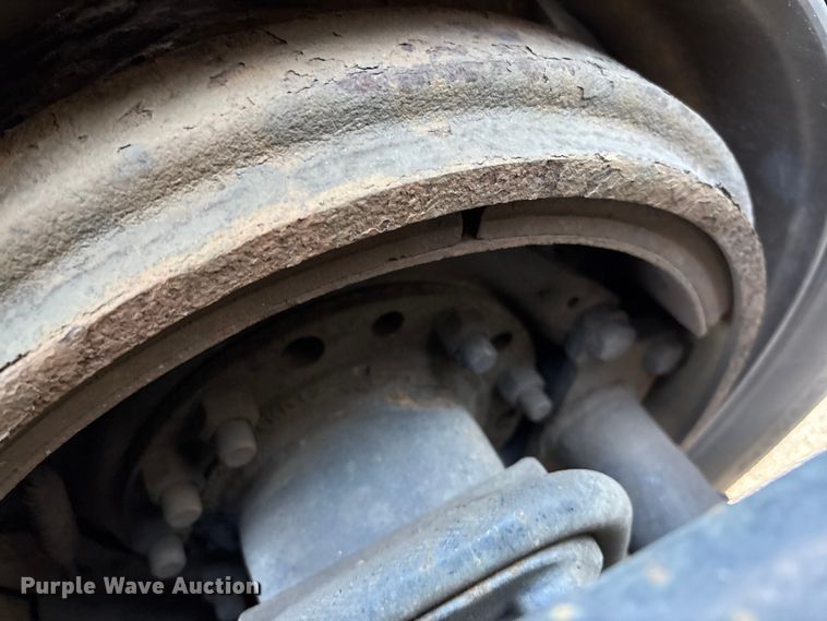 image for item EM6141 2018 Freightliner Cascadia 125 semi truck