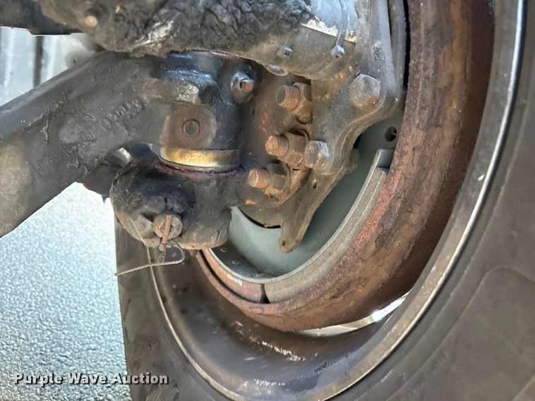 image for item EM6141 2018 Freightliner Cascadia 125 semi truck