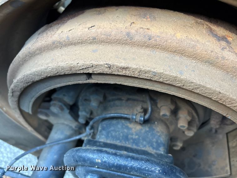 image for item EM6141 2018 Freightliner Cascadia 125 semi truck