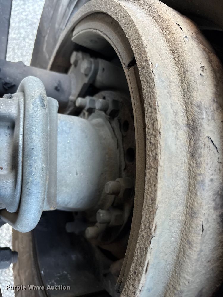 image for item EM6141 2018 Freightliner Cascadia 125 semi truck