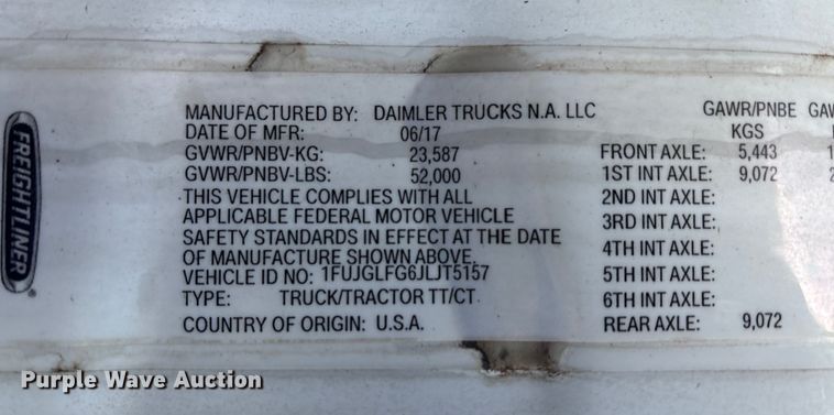 image for item EM6141 2018 Freightliner Cascadia 125 semi truck