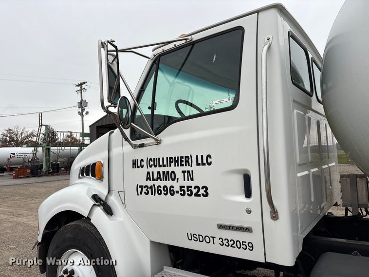 image for item EM6159 2005 Sterling Acterra propane delivery truck