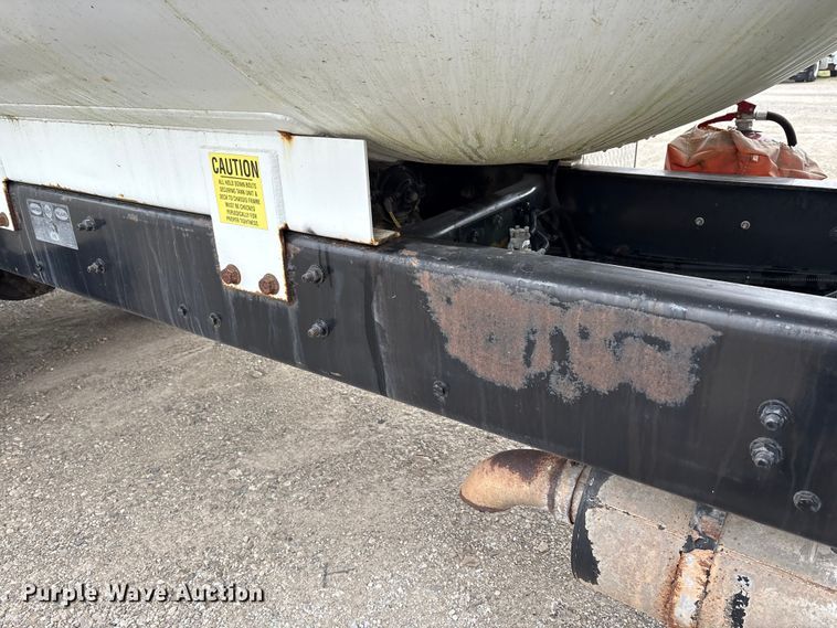 image for item EM6159 2005 Sterling Acterra propane delivery truck