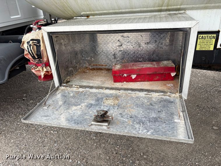 image for item EM6159 2005 Sterling Acterra propane delivery truck