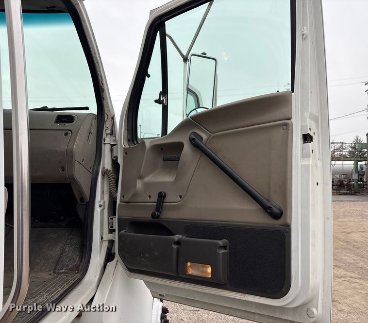 image for item EM6159 2005 Sterling Acterra propane delivery truck