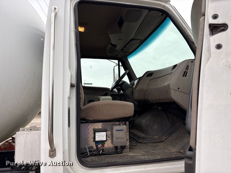 image for item EM6159 2005 Sterling Acterra propane delivery truck