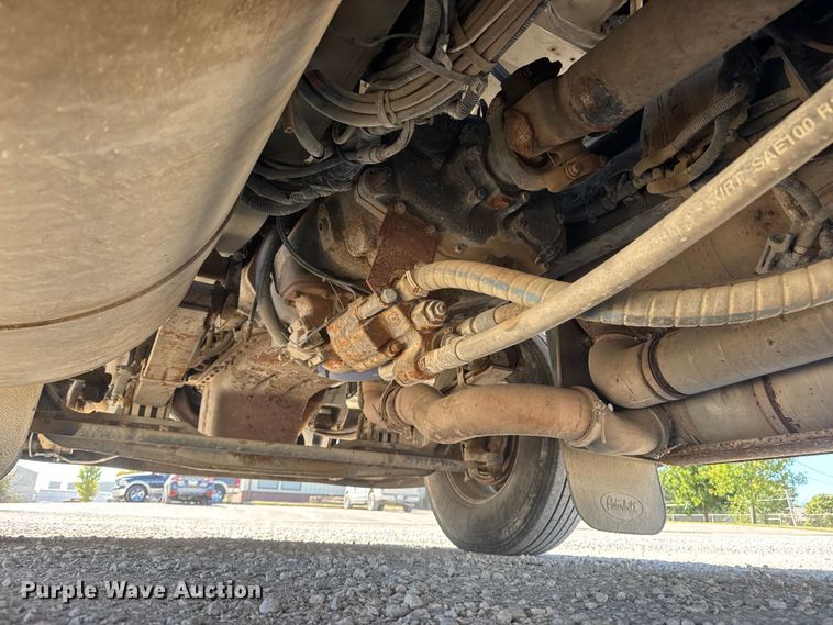 image for item EM8456 2012 Peterbilt  386 semi truck