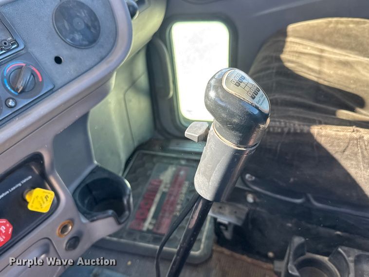 image for item EM8456 2012 Peterbilt  386 semi truck