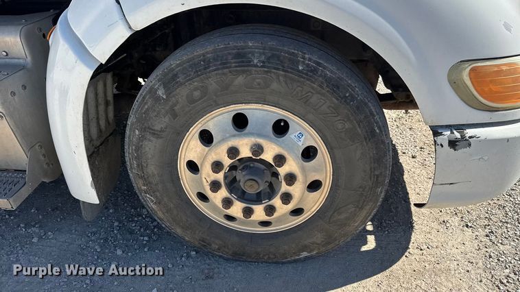 image for item EM8456 2012 Peterbilt  386 semi truck