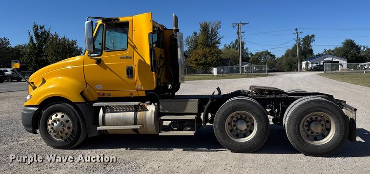 image for item EM8457 2011 International  ProStar Premium semi truck