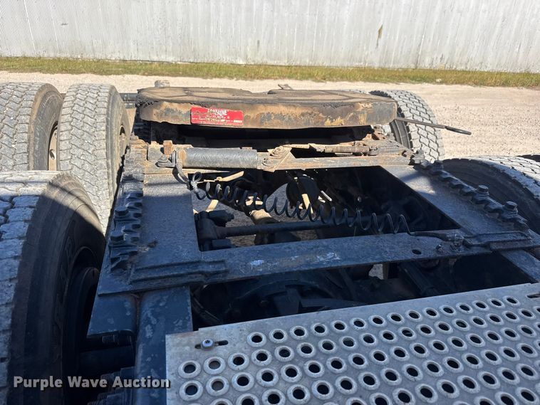 image for item EM8457 2011 International  ProStar Premium semi truck