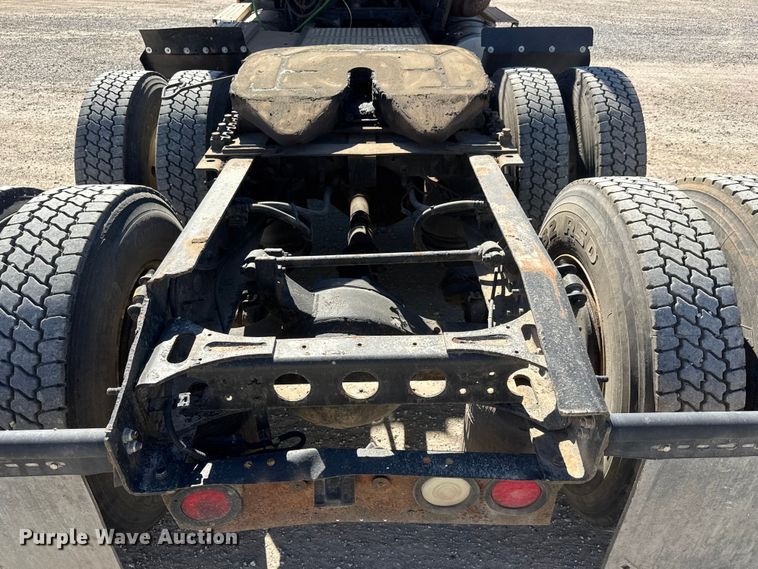 image for item EM8457 2011 International  ProStar Premium semi truck