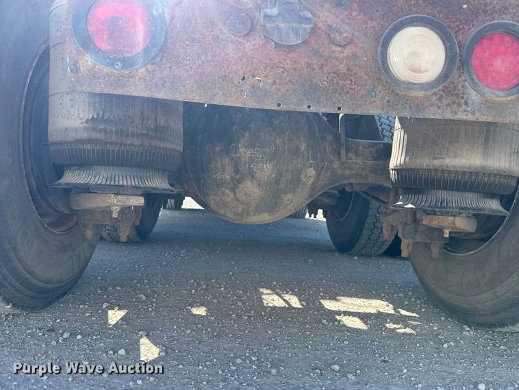 image for item EM8457 2011 International  ProStar Premium semi truck