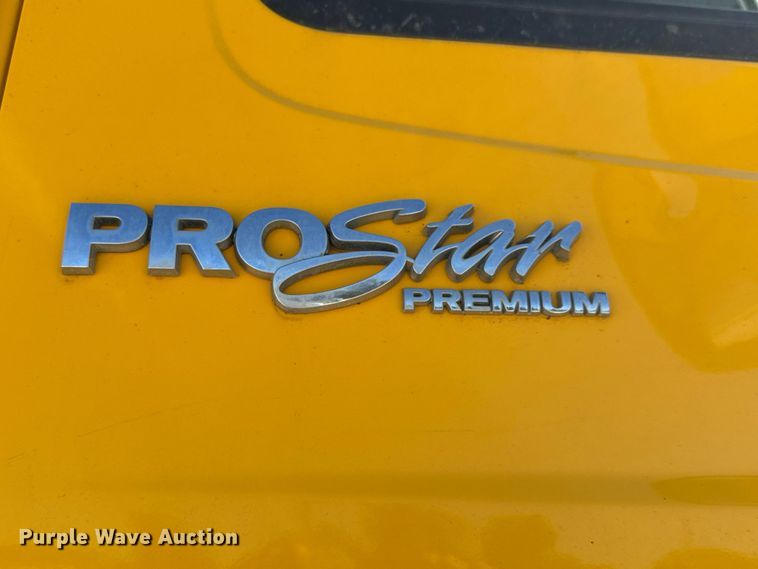 image for item EM8457 2011 International  ProStar Premium semi truck